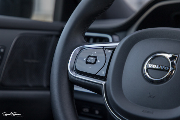 Volvo V60 2.0 T8 Plug-in hybrid AWD Ultimate Dark | Panoramadak | Adaptieve cruise | Blis | Memory | Harman Kardon |