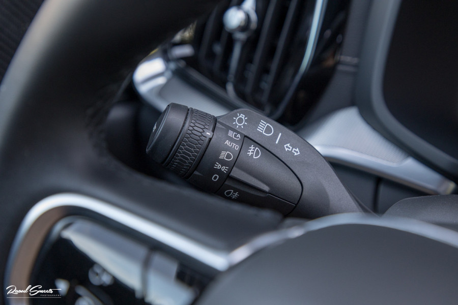 Volvo V60 2.0 T8 Plug-in hybrid AWD Ultimate Dark | Panoramadak | Adaptieve cruise | Blis | Memory | Harman Kardon |