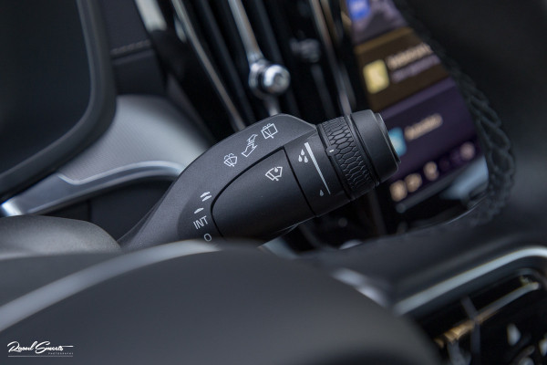 Volvo V60 2.0 T8 Plug-in hybrid AWD Ultimate Dark | Panoramadak | Adaptieve cruise | Blis | Memory | Harman Kardon |