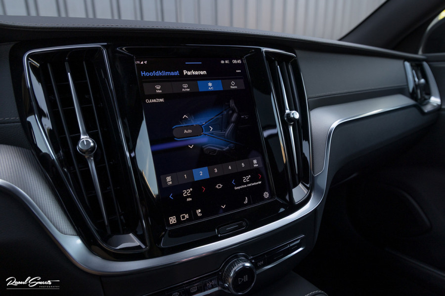Volvo V60 2.0 T8 Plug-in hybrid AWD Ultimate Dark | Panoramadak | Adaptieve cruise | Blis | Memory | Harman Kardon |