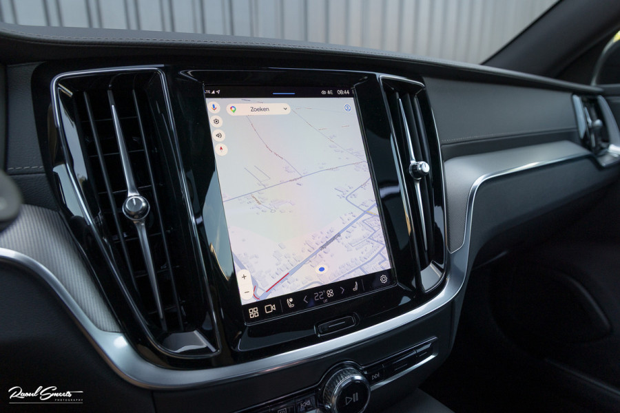 Volvo V60 2.0 T8 Plug-in hybrid AWD Ultimate Dark | Panoramadak | Adaptieve cruise | Blis | Memory | Harman Kardon |
