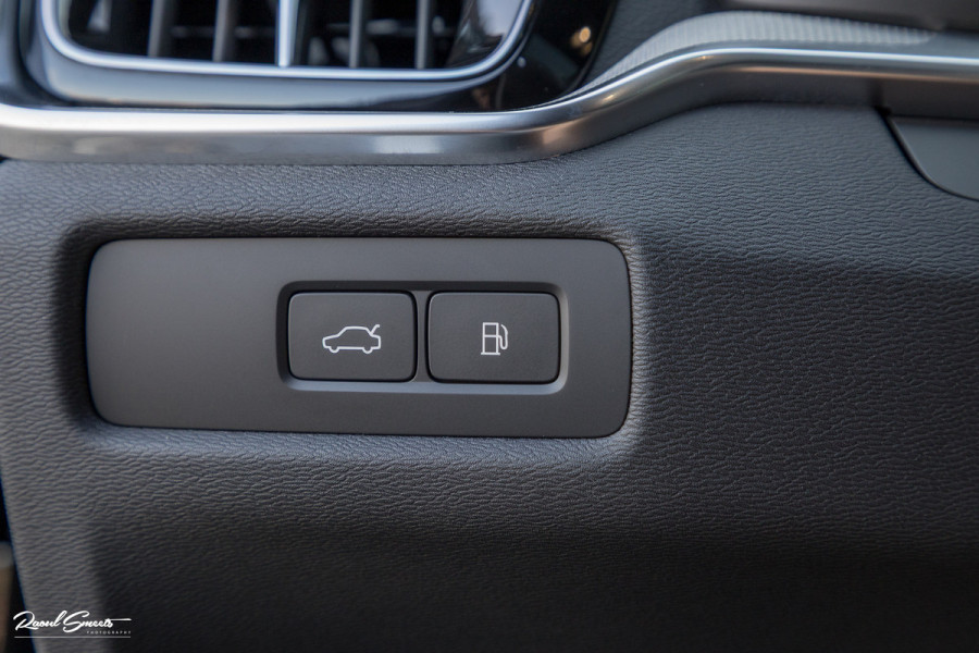 Volvo V60 2.0 T8 Plug-in hybrid AWD Ultimate Dark | Panoramadak | Adaptieve cruise | Blis | Memory | Harman Kardon |