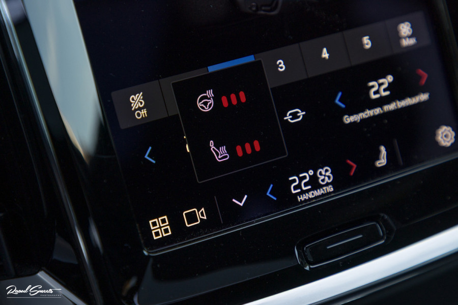 Volvo V60 2.0 T8 Plug-in hybrid AWD Ultimate Dark | Panoramadak | Adaptieve cruise | Blis | Memory | Harman Kardon |