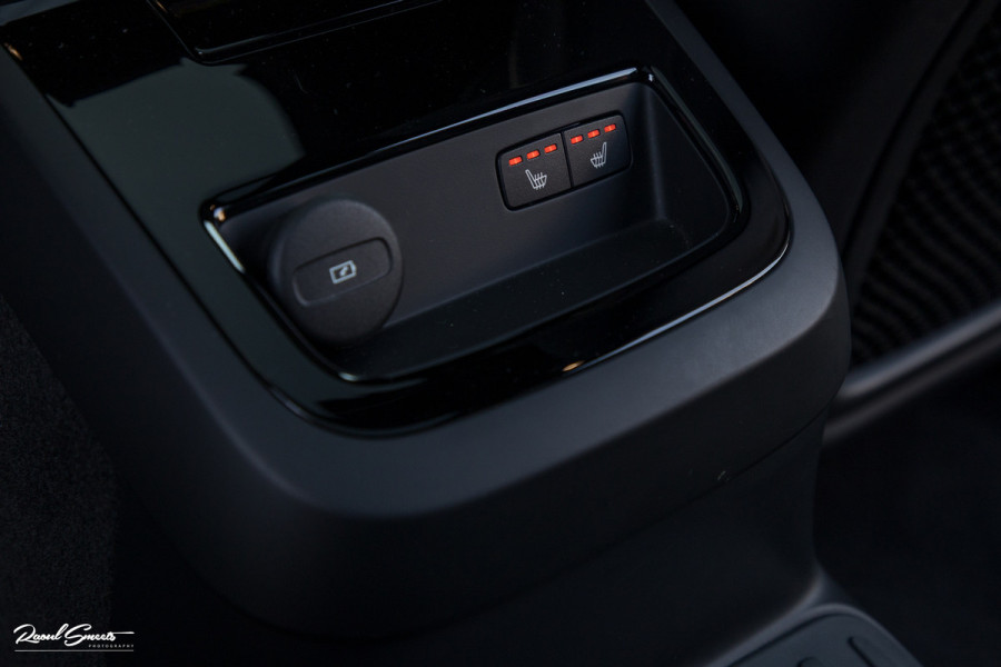 Volvo V60 2.0 T8 Plug-in hybrid AWD Ultimate Dark | Panoramadak | Adaptieve cruise | Blis | Memory | Harman Kardon |