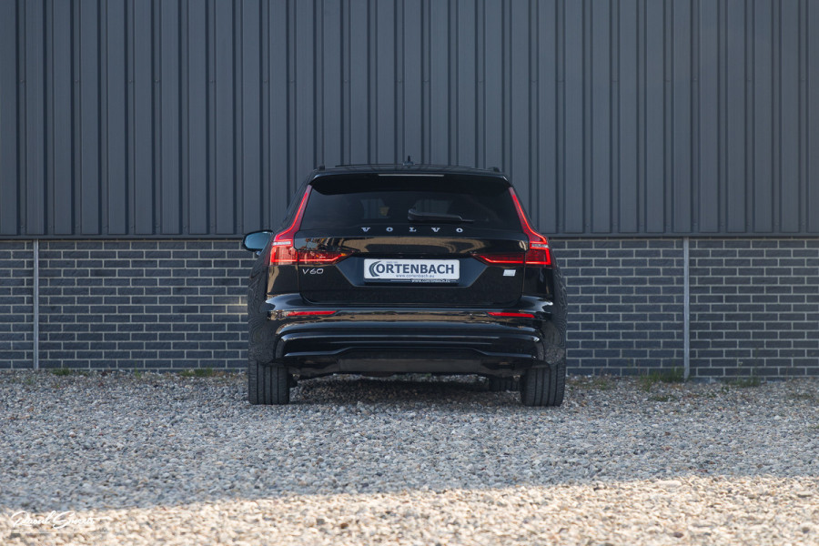 Volvo V60 2.0 T8 Plug-in hybrid AWD Ultimate Dark | Panoramadak | Adaptieve cruise | Blis | Memory | Harman Kardon |