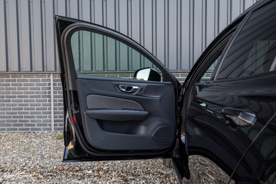 Volvo V60 2.0 T8 Plug-in hybrid AWD Ultimate Dark | Panoramadak | Adaptieve cruise | Blis | Memory | Harman Kardon |
