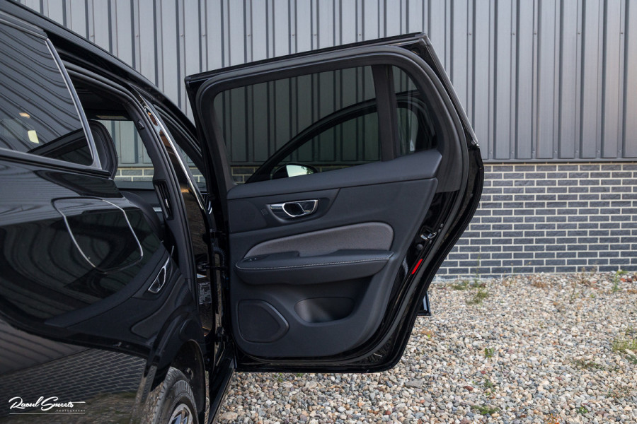 Volvo V60 2.0 T8 Plug-in hybrid AWD Ultimate Dark | Panoramadak | Adaptieve cruise | Blis | Memory | Harman Kardon |