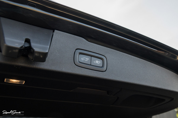 Volvo V60 2.0 T8 Plug-in hybrid AWD Ultimate Dark | Panoramadak | Adaptieve cruise | Blis | Memory | Harman Kardon |