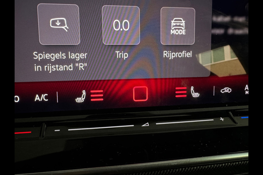 Volkswagen Golf 2.0 TSI GTI Pano|HuD|H/K|Camera|Sfeer|IQ|ACC