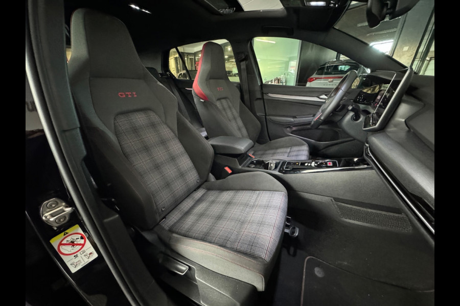 Volkswagen Golf 2.0 TSI GTI Pano|HuD|H/K|Camera|Sfeer|IQ|ACC
