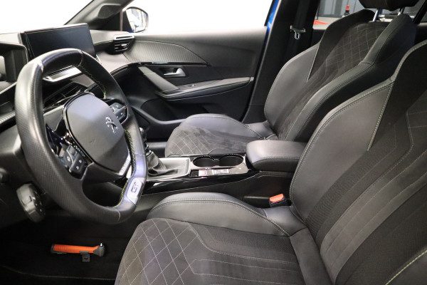 Peugeot 208 1.2 PureTech GT Pack ACC Navi Keyless LED Panoramadak 24 maanden garantie mogelijk (*vraag naar de voorwaarden)