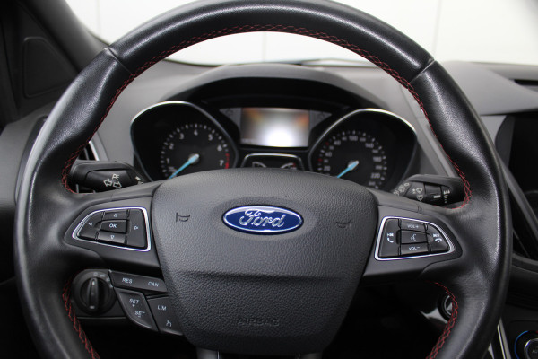 Ford Kuga 1.5-150pk EcoBoost ST-Line. Nette goed onderhouden wagen voor nog jaren rijplezier ! Trekgewicht 2.000kg ! Autm. airco dual, cruise control, stoel-, stuur- en voorraamverw., LM wielen, r/cd, navigatie, telefoonvoorb., pdc v+a etc.