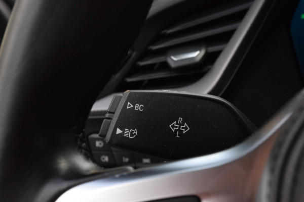 BMW 1-serie 118i|M-Sport|M-stoelen|Elek.klep|18"|Sfeer|Carplay
