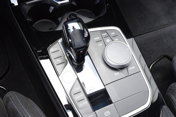 BMW 1-serie 118i|M-Sport|M-stoelen|Elek.klep|18"|Sfeer|Carplay