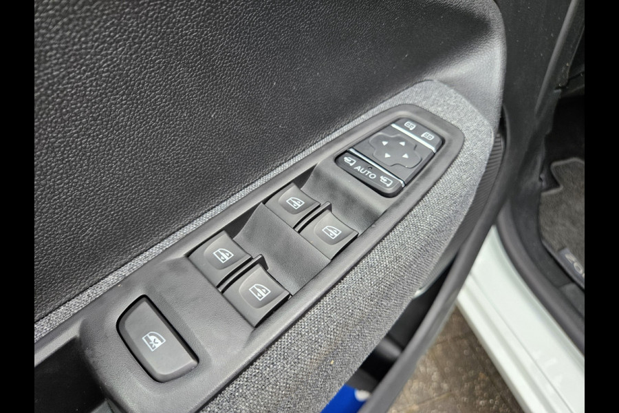 Renault ZOE R135 Intens 52 kWh Koopaccu! SOH 94%! LED! Camera! NAP! Airco/Clima! PDC! Cruise Control! Navigatie!