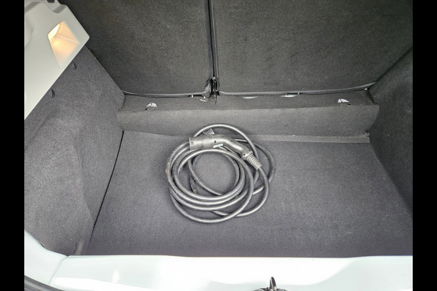 Renault ZOE R135 Intens 52 kWh Koopaccu! SOH 94%! LED! Camera! NAP! Airco/Clima! PDC! Cruise Control! Navigatie!