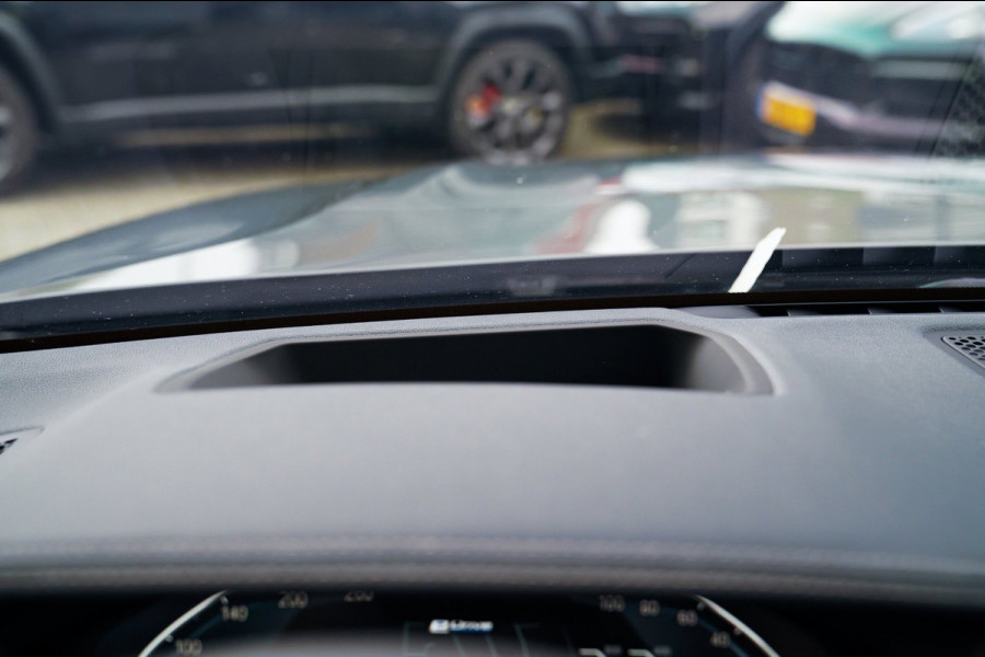 BMW 7 Serie 745e High Executive | Massage | Softclose | Achterbankverwarming | 360 | Head Up Display | Carplay