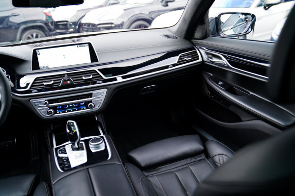 BMW 7 Serie 745e High Executive | Massage | Softclose | Achterbankverwarming | 360 | Head Up Display | Carplay