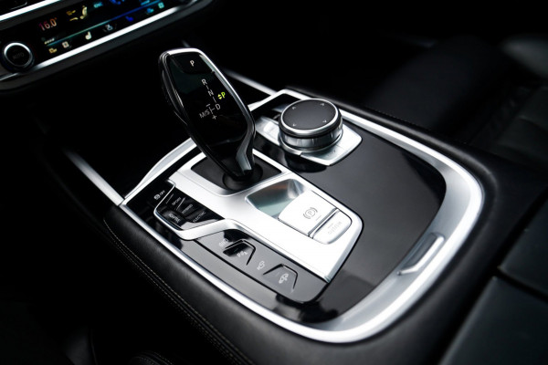 BMW 7 Serie 745e High Executive | Massage | Softclose | Achterbankverwarming | 360 | Head Up Display | Carplay