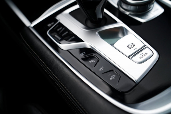 BMW 7 Serie 745e High Executive | Massage | Softclose | Achterbankverwarming | 360 | Head Up Display | Carplay