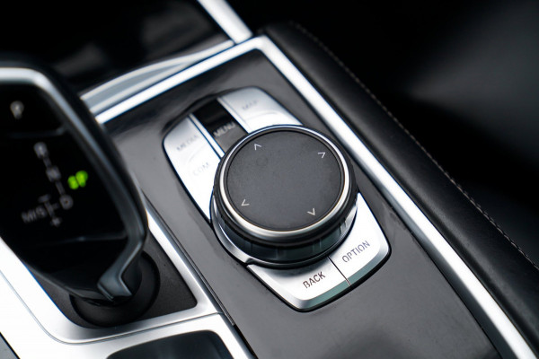 BMW 7 Serie 745e High Executive | Massage | Softclose | Achterbankverwarming | 360 | Head Up Display | Carplay