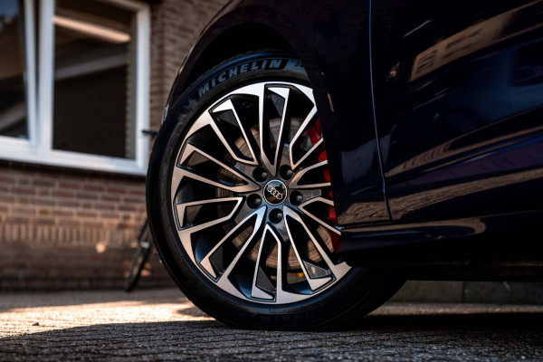 Audi A6 Avant 55 TFSI e Quattro Competition 367 PK Pano Elek. Trekhaak ACC Leder Memory 19''