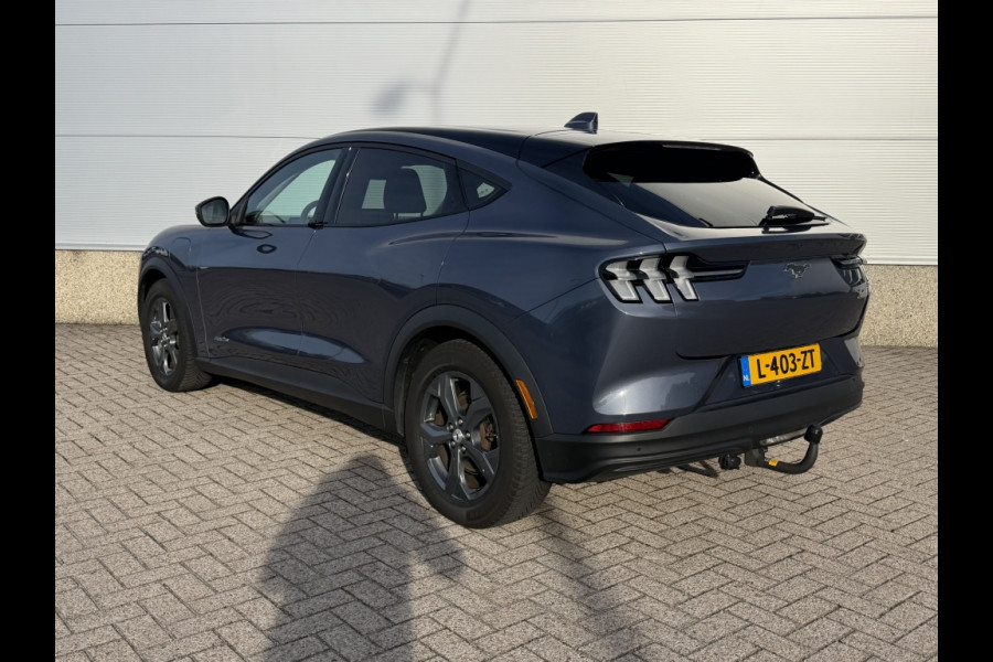 Ford Mustang Mach-E RWD 75 kWh TREKHAAK!