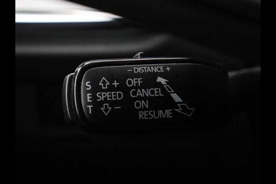 Škoda ENYAQ iV 60 SOH 91,2% | Adaptive cruise | Stuur/stoel verwarming | Trekhaak | Camera | Sfeerverlichting |