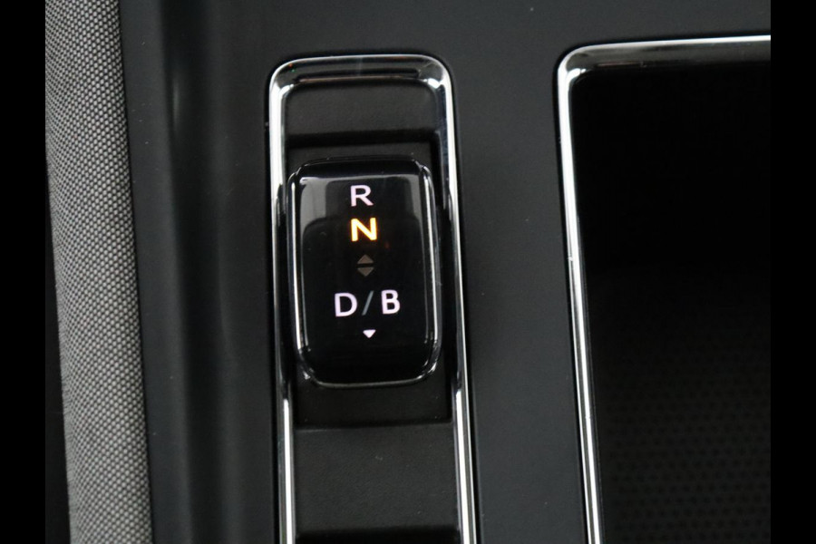Škoda ENYAQ iV 60 SOH 91,2% | Adaptive cruise | Stuur/stoel verwarming | Trekhaak | Camera | Sfeerverlichting |