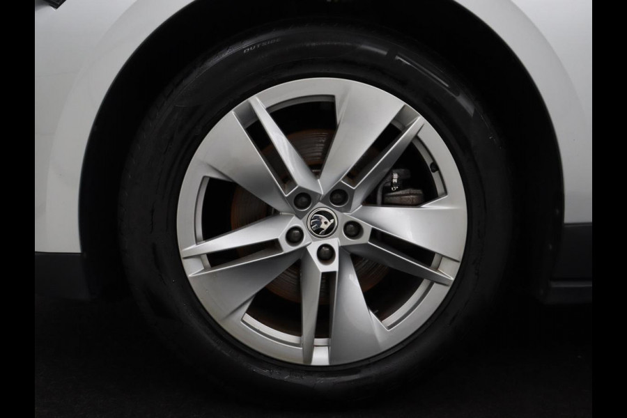 Škoda ENYAQ iV 60 SOH 91,2% | Adaptive cruise | Stuur/stoel verwarming | Trekhaak | Camera | Sfeerverlichting |