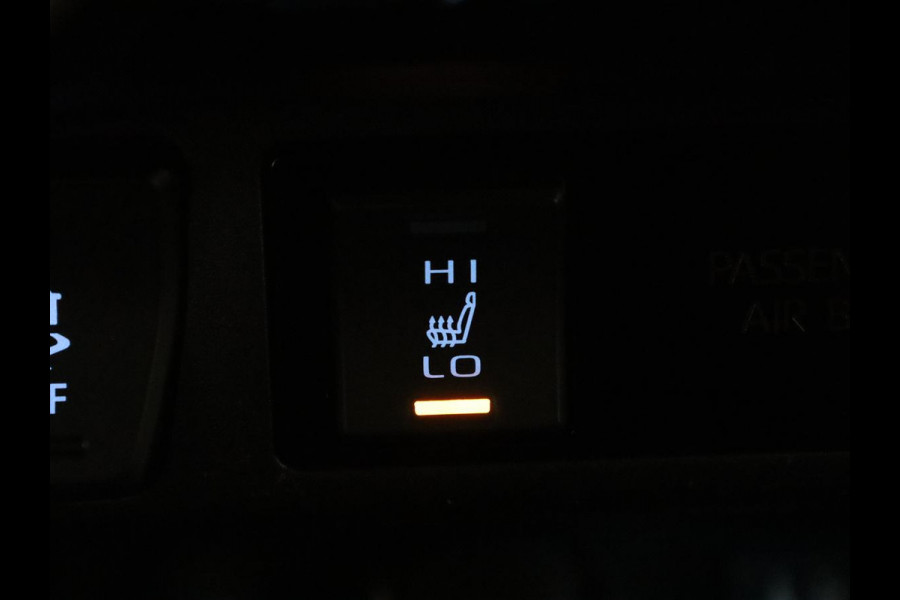 Toyota RAV4 2.5 Hybrid Bi-Tone | Navigatie | Camera | Stoelverwarming | LED |