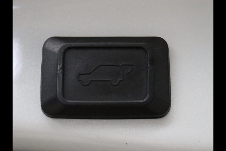 Toyota RAV4 2.5 Hybrid Bi-Tone | Navigatie | Camera | Stoelverwarming | LED |