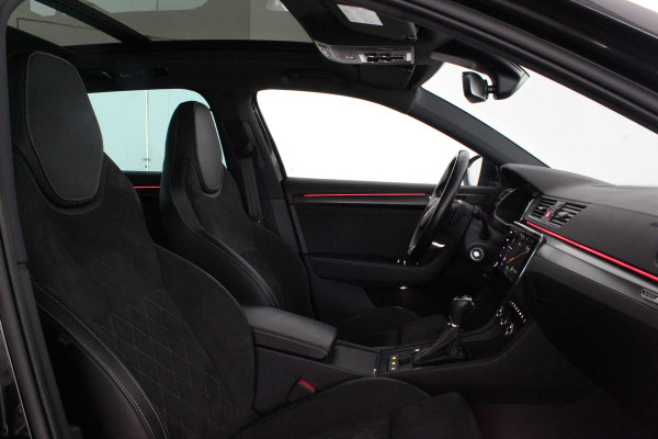 Škoda Superb Combi 2.0 TDI SportLine > 200pk/Pano.schuif/19 Inch/Stoelverwarming/All-season...