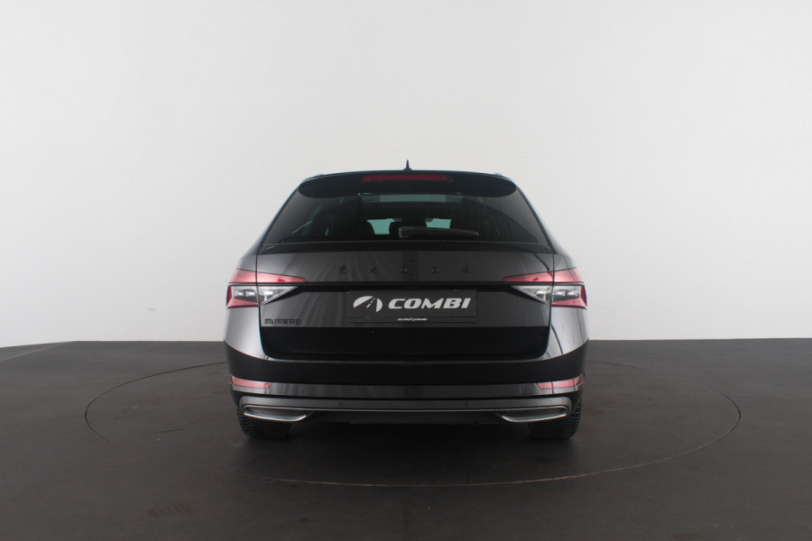 Škoda Superb Combi 2.0 TDI SportLine > 200pk/Pano.schuif/19 Inch/Stoelverwarming/All-season...