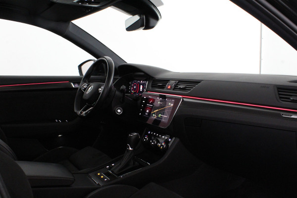 Škoda Superb Combi 2.0 TDI SportLine > 200pk/Pano.schuif/19 Inch/Stoelverwarming/All-season...