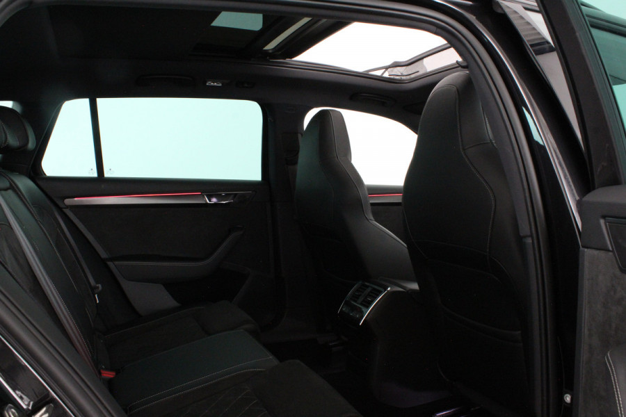 Škoda Superb Combi 2.0 TDI SportLine > 200pk/Pano.schuif/19 Inch/Stoelverwarming/All-season...