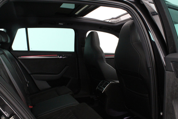 Škoda Superb Combi 2.0 TDI SportLine > 200pk/Pano.schuif/19 Inch/Stoelverwarming/All-season...