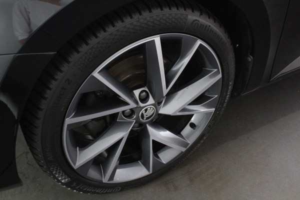 Škoda Superb Combi 2.0 TDI SportLine > 200pk/Pano.schuif/19 Inch/Stoelverwarming/All-season...