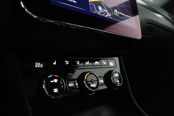 Škoda Superb Combi 2.0 TDI SportLine > 200pk/Pano.schuif/19 Inch/Stoelverwarming/All-season...