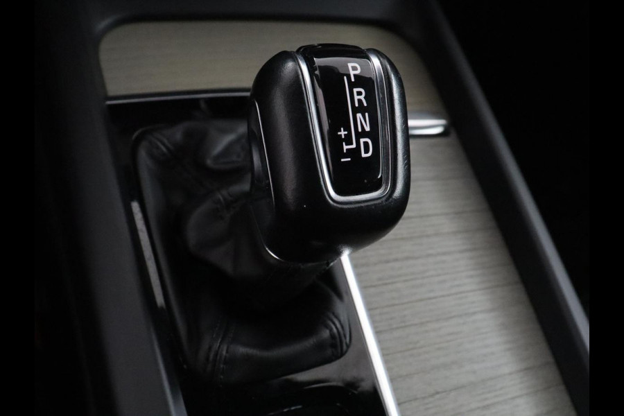 Volvo V60 2.0 T6 AWD Inscription | 310PK | Pano.dak | Trekhaak | Stuur/stoel verwarming | Head-up display | Adaptive Cruise control | Carplay | Memory | Harman Kardon |