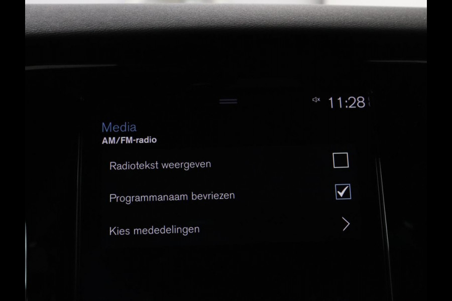 Volvo V60 2.0 T6 AWD Inscription | 310PK | Pano.dak | Trekhaak | Stuur/stoel verwarming | Head-up display | Adaptive Cruise control | Carplay | Memory | Harman Kardon |