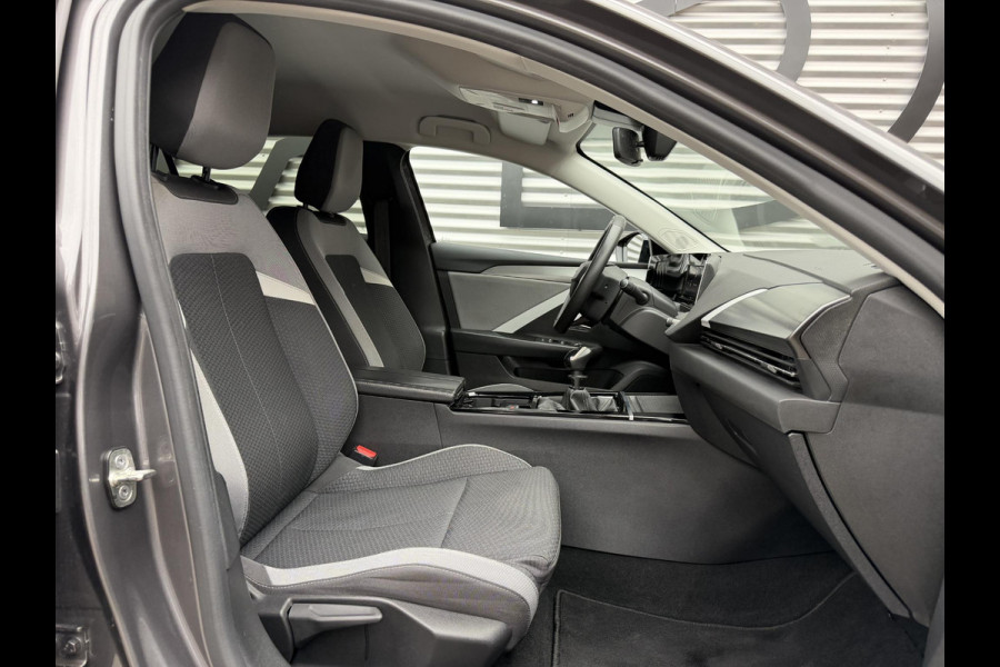 Opel Astra 1.2 Business Edition 2e Eigenaar|Navi|Carplay|D-riem vv in 2026|360 Camera|Clima|Cruise|Stoleverwarming|N.A.P|APK tot 07-2028