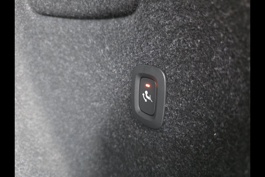 Volvo XC40 1.5 T5 Plug-in hybrid Plus Bright | TREKHAAK | LEDER | 1E EIGENAAR | WINTERPAKKET