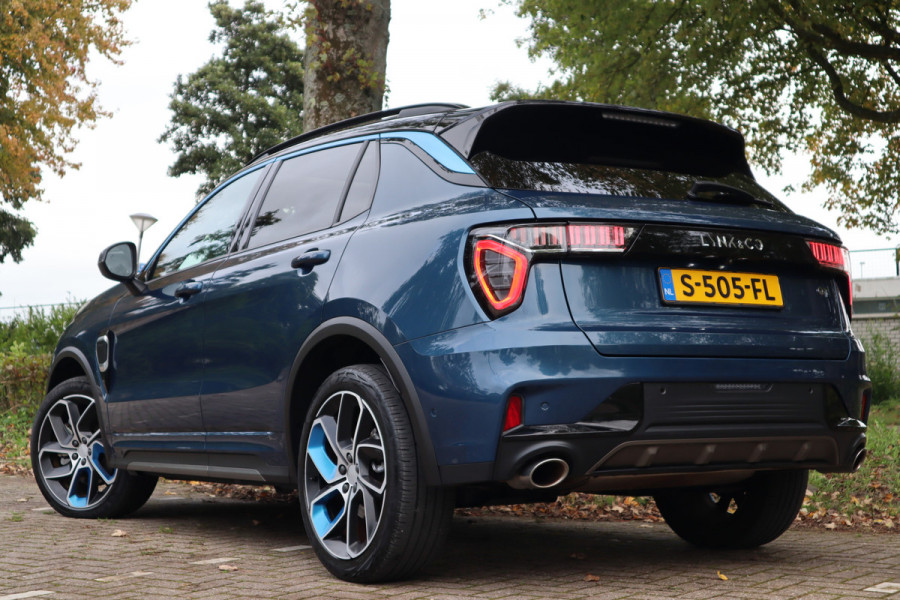 Lynk & Co 01 1.5 | Panoramadak | 360 Camera | Navi | Carplay |