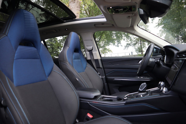 Lynk & Co 01 1.5 | Panoramadak | 360 Camera | Navi | Carplay |