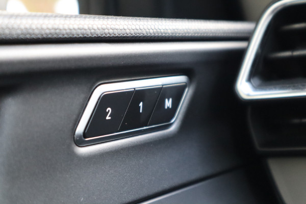 Lynk & Co 01 1.5 | Panoramadak | 360 Camera | Navi | Carplay |