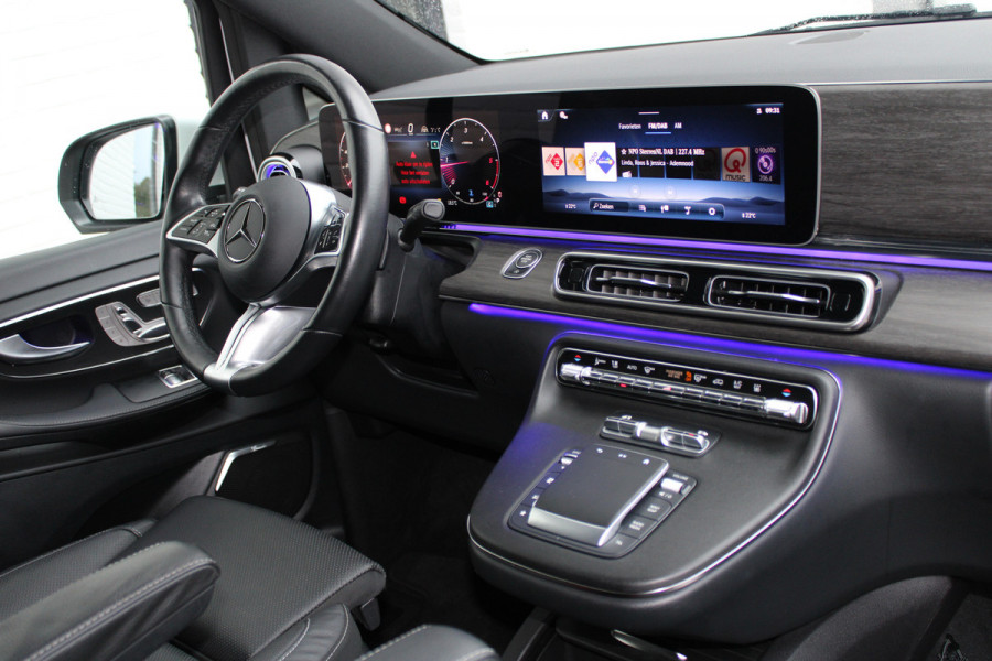 Mercedes-Benz V-Klasse 300d / AMG / DC / Luchtvering / Elec Stoelen / 360 Camera / Burmester / Vol Opties / NIEUWSTAAT