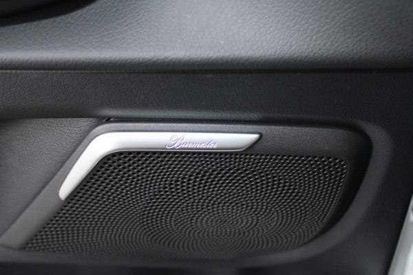 Mercedes-Benz V-Klasse 300d / AMG / DC / Luchtvering / Elec Stoelen / 360 Camera / Burmester / Vol Opties / NIEUWSTAAT