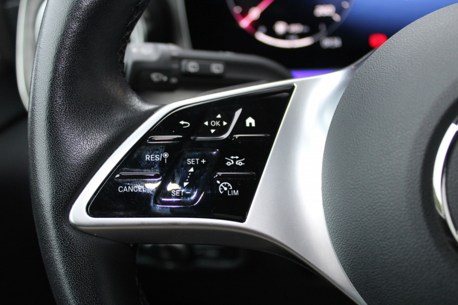 Mercedes-Benz V-Klasse 300d / AMG / DC / Luchtvering / Elec Stoelen / 360 Camera / Burmester / Vol Opties / NIEUWSTAAT