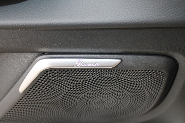 Mercedes-Benz V-Klasse 300d / DC / AMG / Panorama / Luchtvering / 2x Elec Schuifd / 360 Cam / Burmester / Vol Opties.